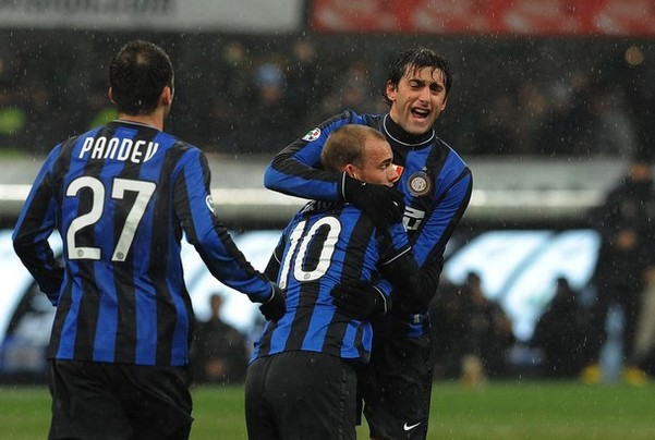 C罗没投！B席作为葡萄牙队长参与FIFA最佳投票，第一投给维蒂尼亚（C罗未投票！葡萄牙队长B席参与FIFA最佳评选，首选维蒂尼亚）