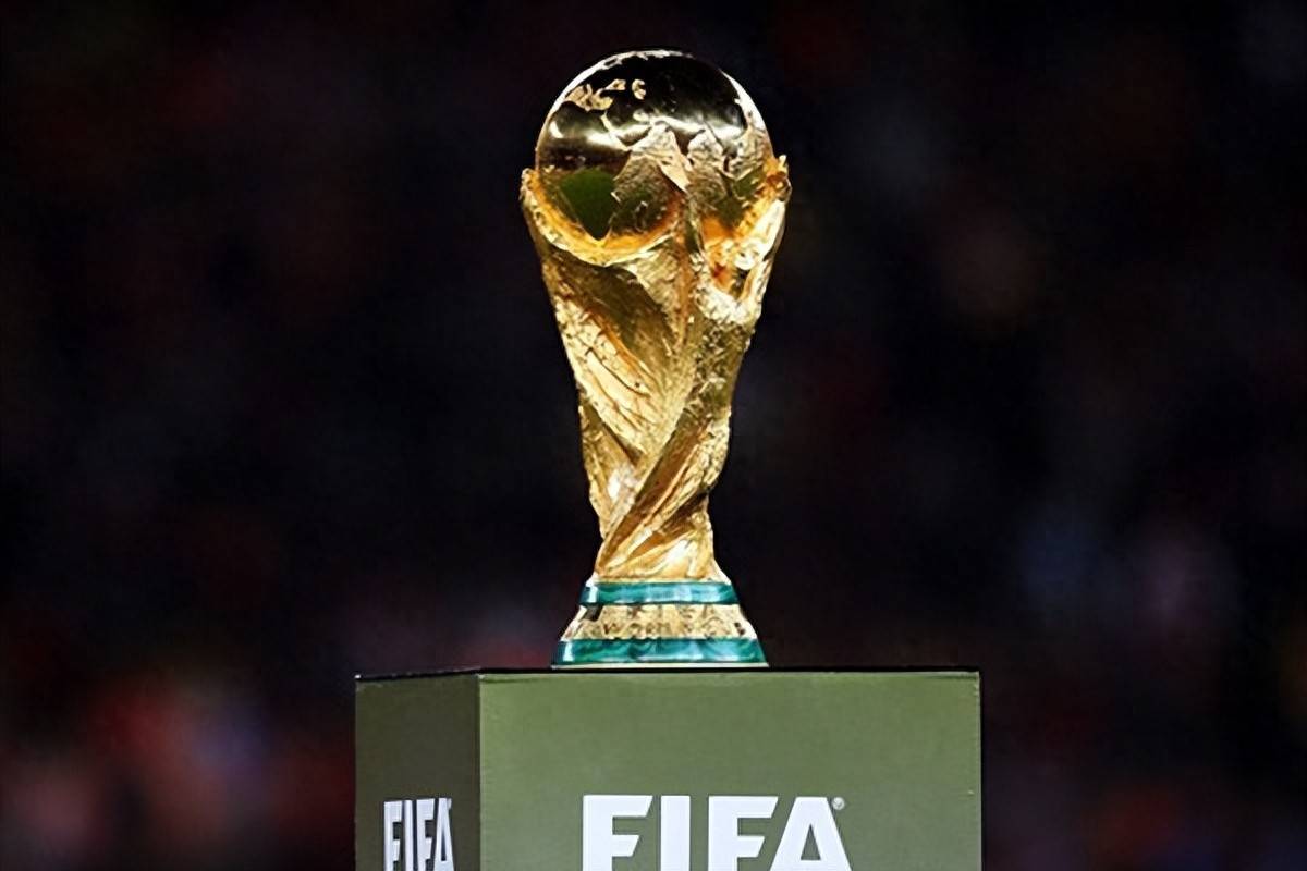 电讯报：由于过去两个赛季多次延迟开球，曼城被罚300万镑